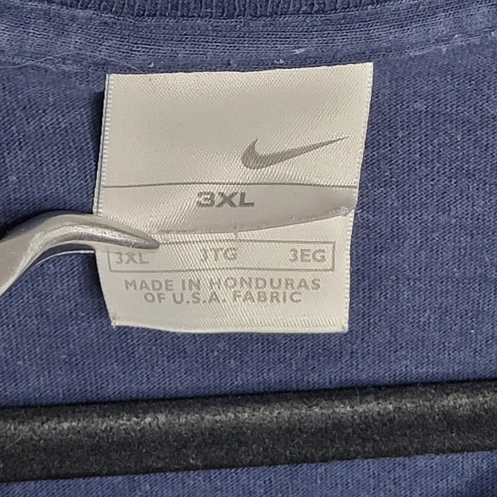 Vintage Y2K Nike Large Swoosh Rubber Textured Graphic T-Shirt Size 3XL